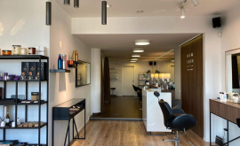 Ieškome kirpėjo(-os) bei antakių/blakstienų/vizažo meistro(-ės)