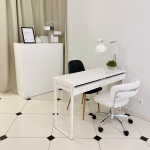 Manikiūro/pedikiūro meistrės darbo vietos nuoma Manikiūro/pedikiūro meistrės darbo vietos nuoma